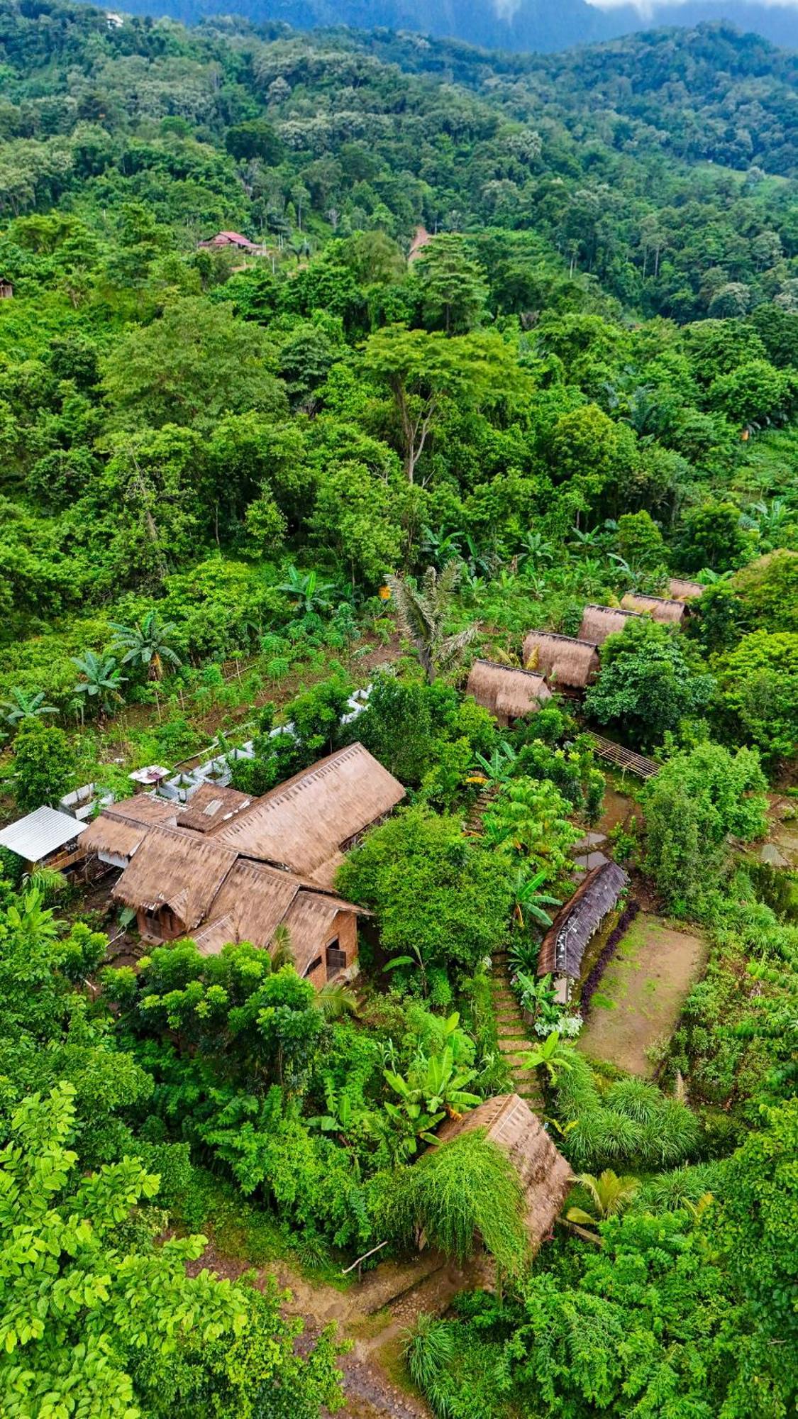 Sten Lodge Labuan Bajo Kültér fotó