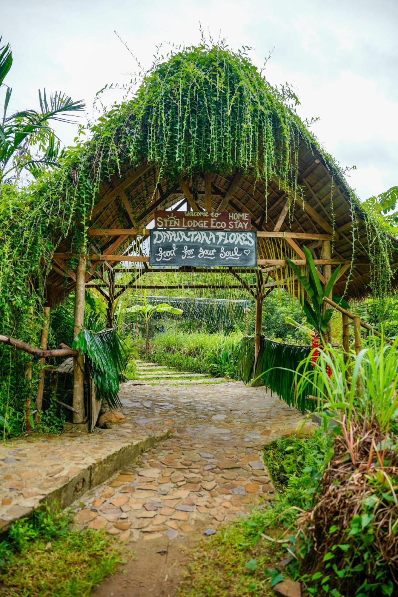 Sten Lodge Labuan Bajo Kültér fotó