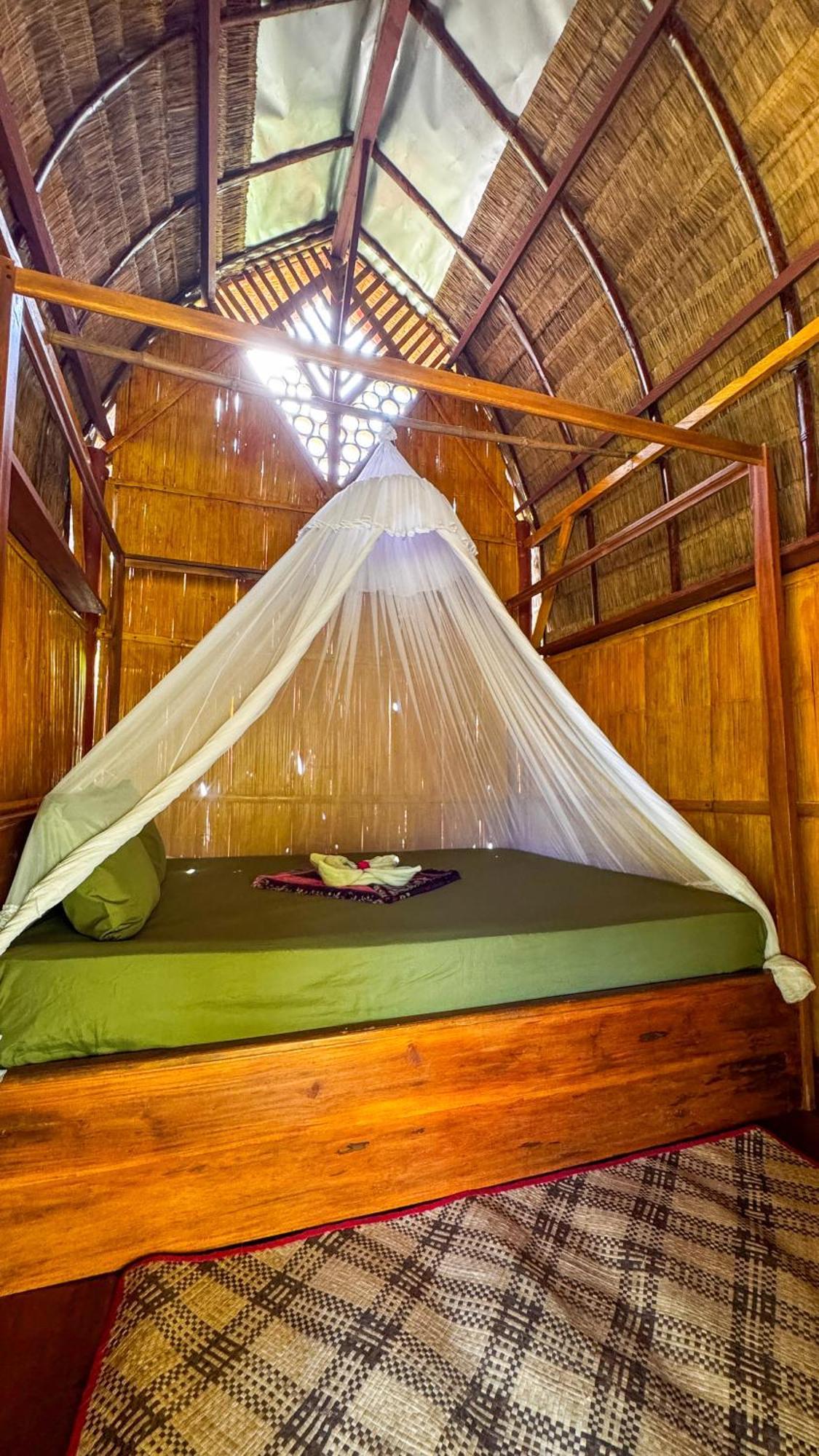 Sten Lodge Labuan Bajo Kültér fotó